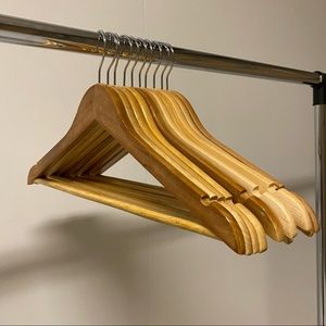 6 high quality wooden hangers